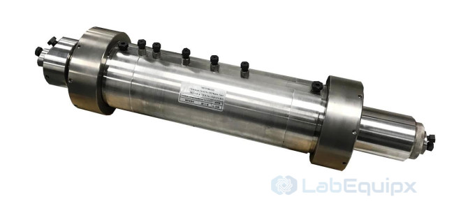 Pressure tapped triaxial coreholder