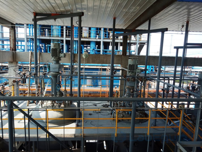 Zirconium Cladding Chemical Reactors LEZCCR