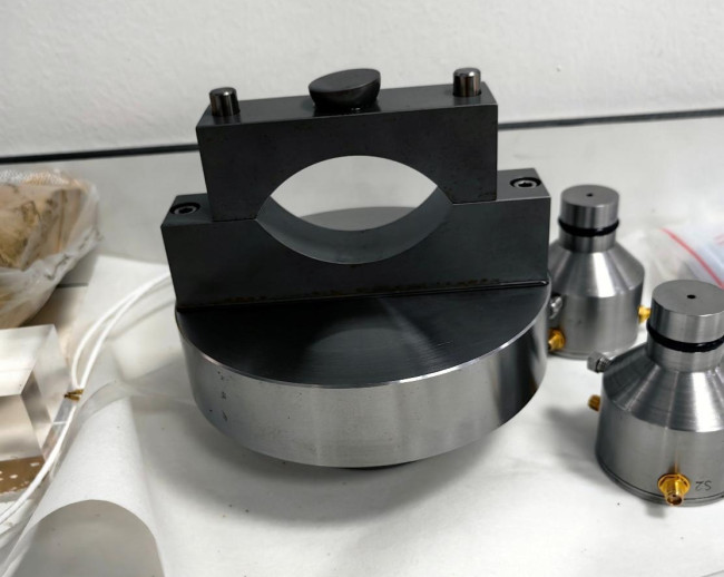 Brazilian indirect tension fixture